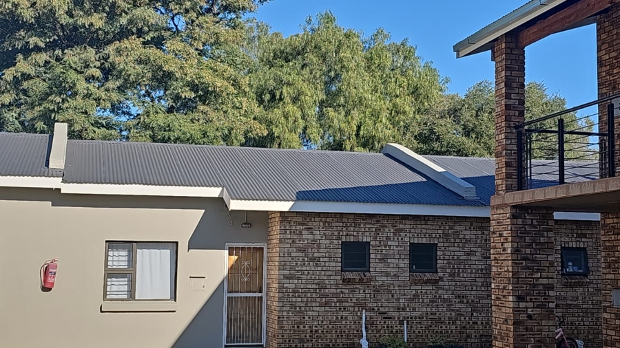 2 Bedroom Property for Sale in Rhodesdene Northern Cape